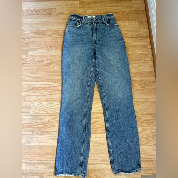 Abercrombie & Fitch The 90s Straight Ultra High Rise Jeans Size 2 Regular - Picture 3 of 8